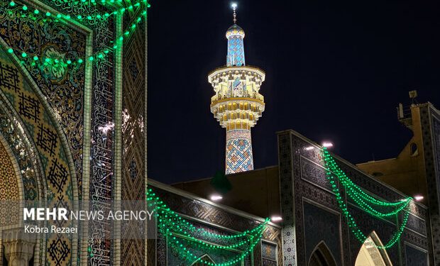 چراغانی حرم مطهر ثامن الائمه(ع) در آستانه میلاد نبی اکرم(ص)