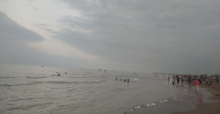 ساحل شلوغ دریای مازندران