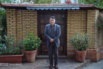 عکس | منت عجیب آقای گزارشگر صدای پژوهشگر تاریخ را هم درآورد!