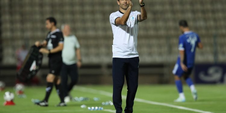 مربی استقلال با VAR هم پنالتی ۲۰۰ درصد ما را نگرفتند!