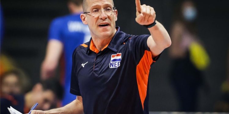 واکنش پیاتزا به پیروزی ایران؛ این سطح بازیکنان ایران نیست!