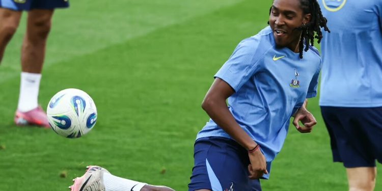 نخستین حضور یک بازیکن مسلمان در ترکیب انگلیس