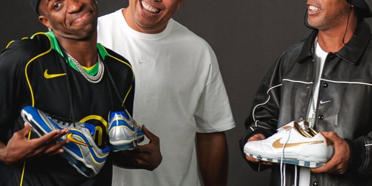 عکس| رونالدو و وینی در کنار اسطوره بارسلونا!