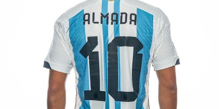 عکس | وارث شماره ۱۰ مسی در آرژانتین