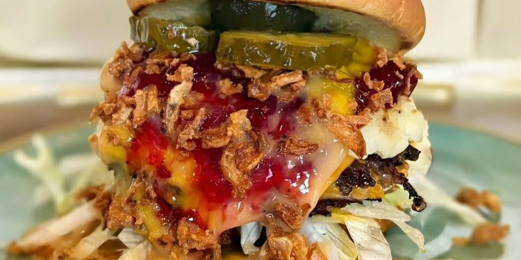 عکس | همبرگر موش سوئدی برای انتقام از بمب نقل‌وانتقالات!