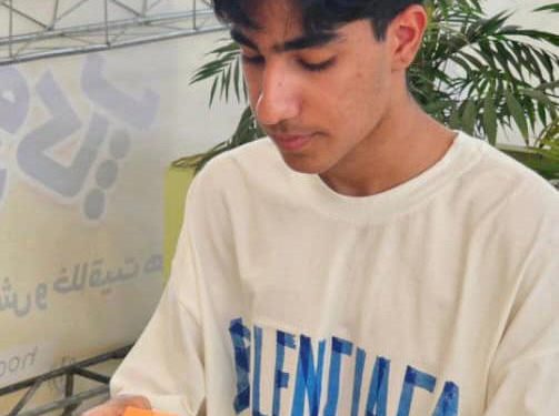 درخشش کیوبر (مکعب‌باز) برتر هرمزگانی در مسابقات قهرمانی آزاد کشوری