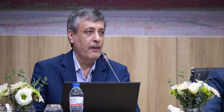 انبوهی از نیروی بیکار و فارغ‌التحصیل بدون مهارت داریم