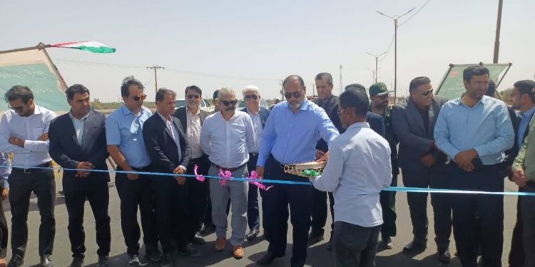 پل ورودی شهرستان گنبکی استان کرمان افتتاح شد