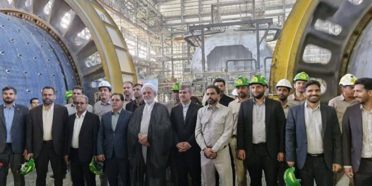 مردم باید از توسعه معادن منفعت ببینند