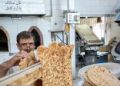 پخت «نان کامل» در ۳۲ نانوایی کرمانشاه آغاز میشود