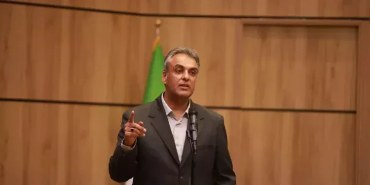 پاریزی جایگزین بخشی می‌شود؟