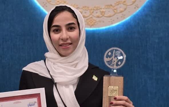 بانوی اسکیت اصفهان در جمع جوانان برتر استان