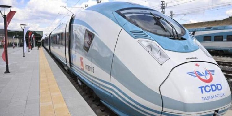 درآمدزایی راه‌آهن ترکیه با نیروگاه‌های خورشیدی