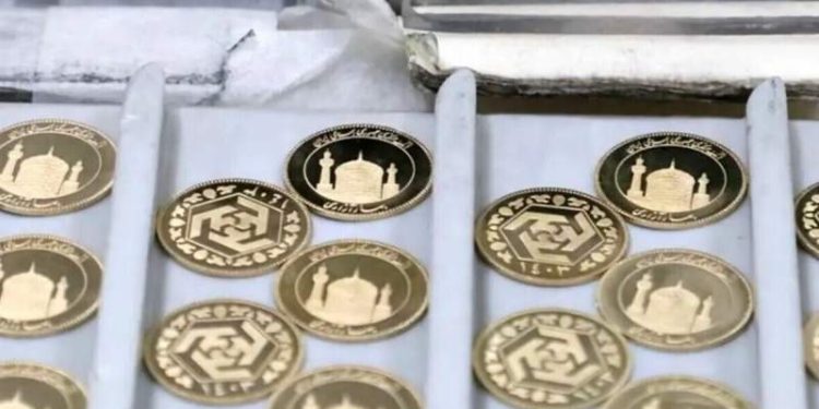 سیاست‌های من‌درآوردی بانک مرکزی اقتصاد را تخریب کرده‌ است