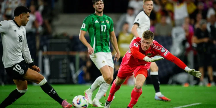 عکس | فرار از فروپاشی با معجزه شماره 10 افغان