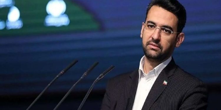 آذری جهرمی: رئیس جمهور به شدت پیگیر وضعیت فیلترینگ است