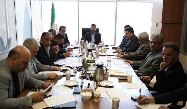 رییس کمیسیون گردشگری اتاق بازرگانی ایران: در صورت فعال شدن مکانیسم ماشه صنعت گردشگری راه مقابله با تحریم است