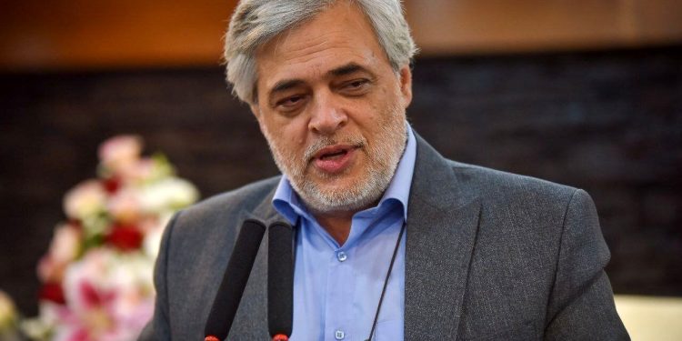 کنایه تند مهاجری به لغو کنسرت شجریان/ تندروها عروسی گرفتند