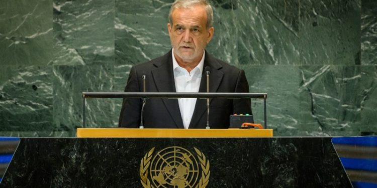 فرجی‌راد: آمریکا با هیأت ایرانی هم بازی کرد، هم فشار آورد