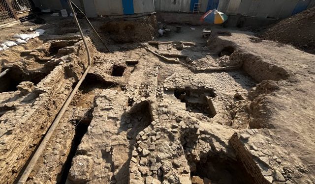 كشف طاق بزرگ و سازه معماری در عمق 6 متری كمرزرین اصفهان