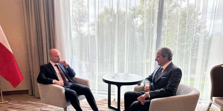 دیدار مهم گروسی و فرانسه درباره پرونده هسته‌ای ایران