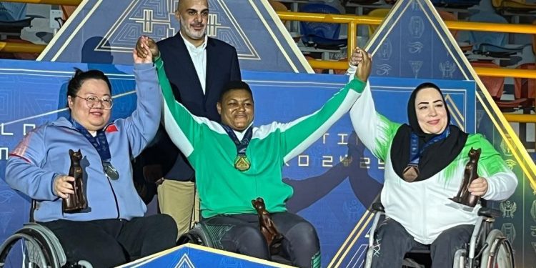 دختر پاراوزنه بردار ایران صاحب مدال برنز جهانی شد