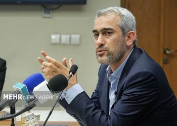 وزیر اقتصاد: مناطق آزاد باید محور انتقال فناوری در کشور شوند