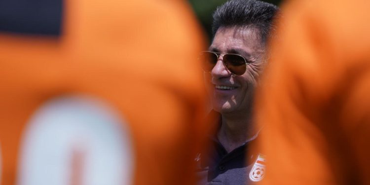 بحران داخلی در اردوی تیم ملی؛ استراتژی نامشخص قلعهنویی برای یک نفر