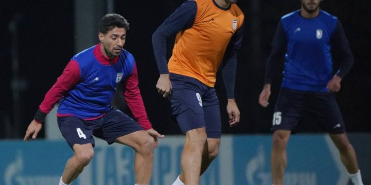 برگزاری تمرین تیم ملی فوتبال در روسیه با حضور تماشاگران