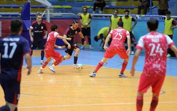 گیتی‌پسند با پیروزی در هفته دوازدهم صدرنشینی خود را تثبیت کرد