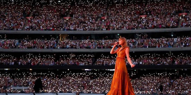 چرا تیلور سوئیفت از رئال مادرید خواند؟