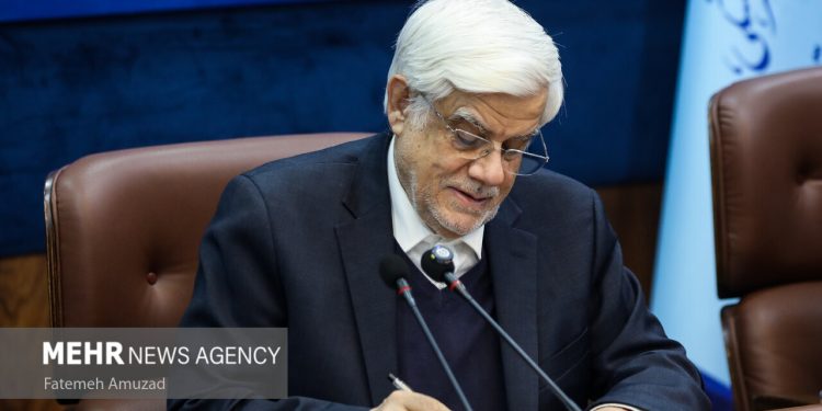 پیام تبریک عارف در پی قهرمانی تیم ملی وزنه‌برداری ایران