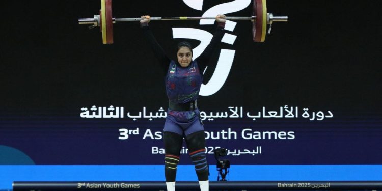 دختر وزنه‌بردار ایران به مدال برنز رسید