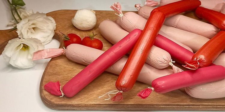 سوسیس تند نامی‌نو؛ انتخابی ادویه‌دار و خوش‌طعم برای ساندویچ شما