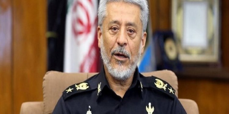 دریادار سیاری: ایران آماده مقابله با هر تهدیدی در زمین، آسمان و دریاست
