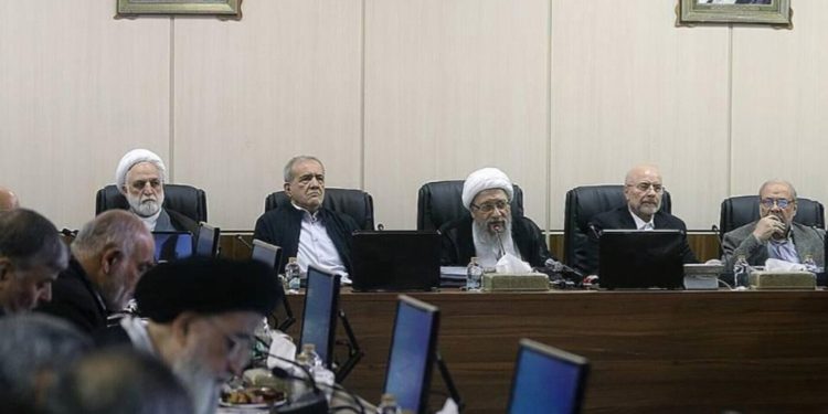 خشم تندروها از تصویب CFT در مجمع تشخیص