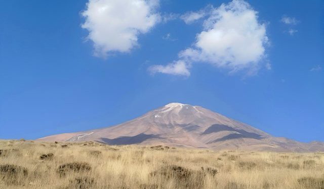 دماوند ۶۰ متر کوتاه شد/قامت کوه دماوند چرا آب رفت؟