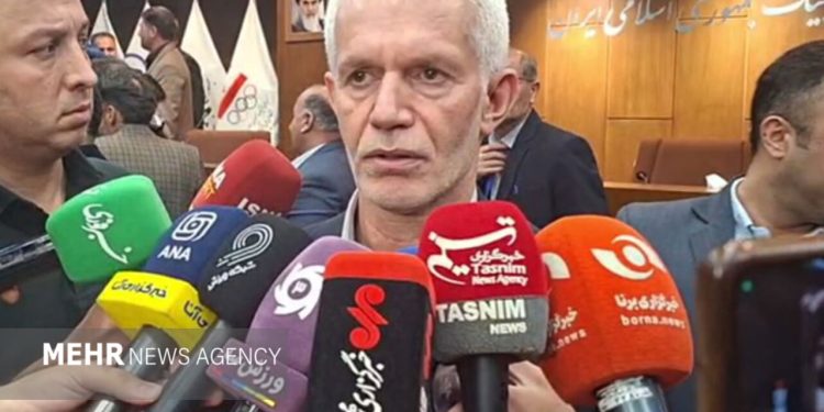 واکنش اسبقیان به مدرک تحصیلی رئیس بدنسازی؛ پیگیری ویزا برای فوتبال