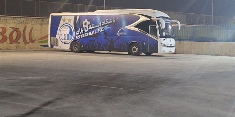 طی کردن مسیر اشتباهی اتوبوس الوصل برای رسیدن به ورزشگاه!/ احتمال تأخیر در شروع بازی