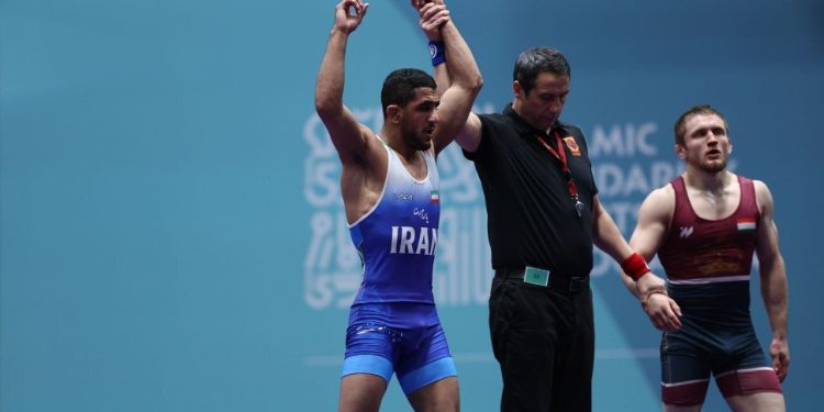 رحمان عموزاد: مدالهایم ارزش دوری از خانواده را دارد