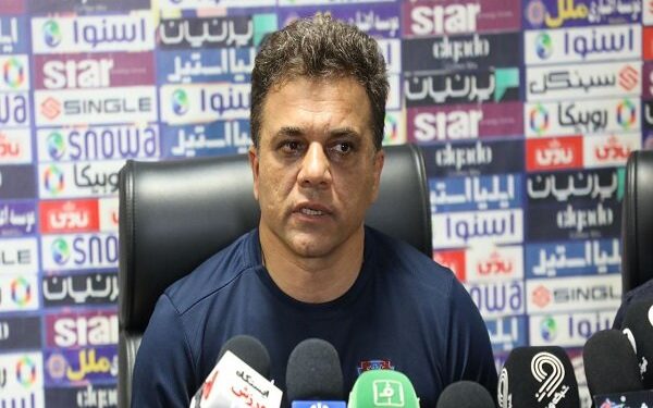 سرمربی شمس آذر: حق تیم ما را بدهید