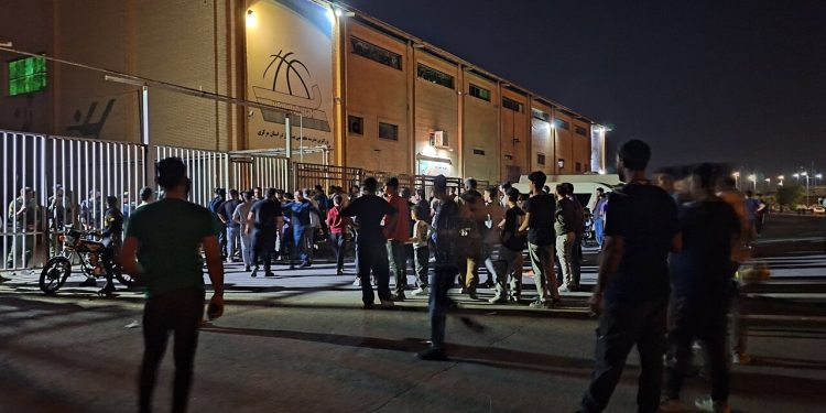 ورزشگاه دربی ۱۰۶ تغییر نکرد/ اراک میزبان پرسپولیس و استقلال