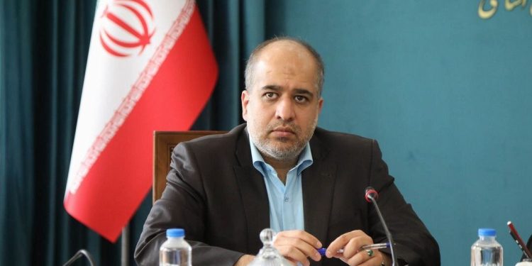 خضریان: فدراسیون فوتبال بساط بازیکن‌سالاری را جمع کند