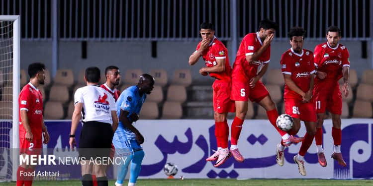 احمد محمدی داور شمس‌آذر و پرسپولیس شد؛ سوت استقلال و فولاد برای حیدری