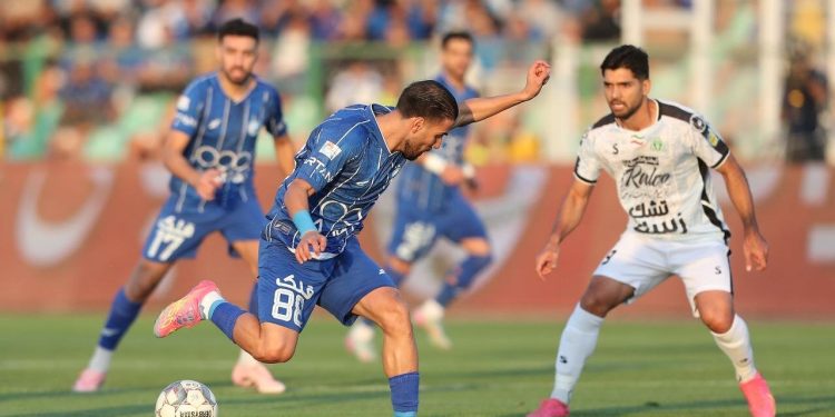 منوچهری: استقلال چالش شیرین پیش‌رو دارد/ دو بازیکن فراتر از بقیه هستند