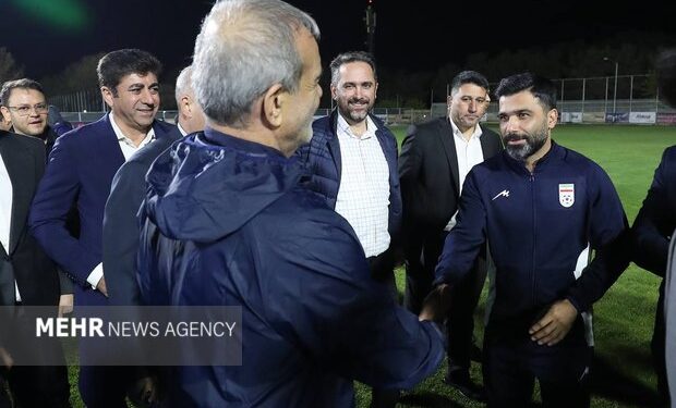 شب فوتبالی‌ها با رئیس جمهور چگونه گذشت؟؛ آقای قلعه‌نویی «سوت نزن»!