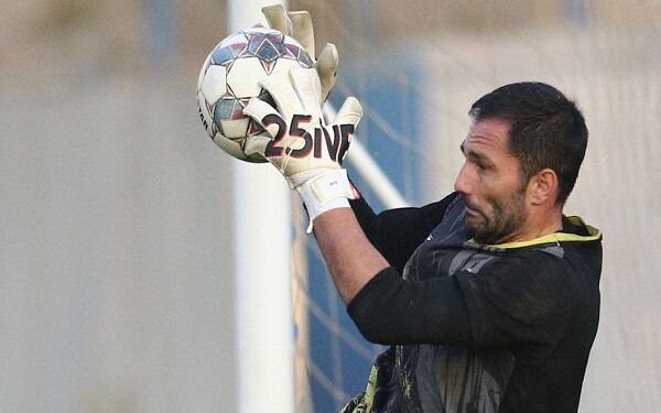 آدان مرد ثابت دروازه استقلال در آغاز هر تورنمنت