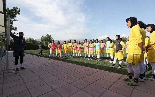 جعفری ۲۰ بازیکن را به خط کرد