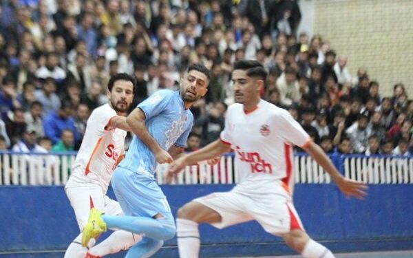 گیتی‌پسند باخت و صدرنشین ماند؛ برد ارزشمند گهر در اصفهان