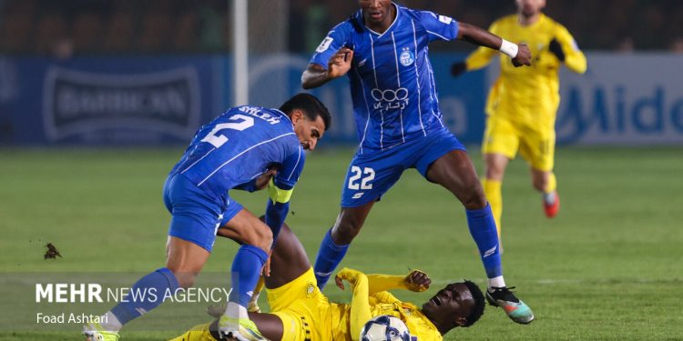 اشتباهی که استقلال در دیدار با الوصل کرد/ یک بازیکن در حد استقلال نیست